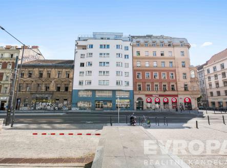 . | Pronájem - kanceláře, 268 m²