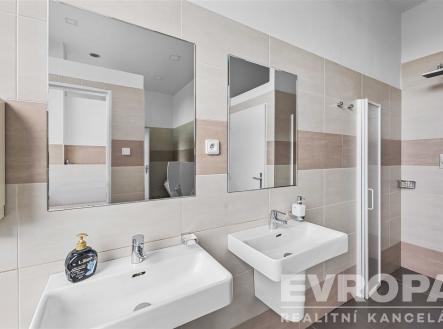 . | Pronájem - kanceláře, 73 m²