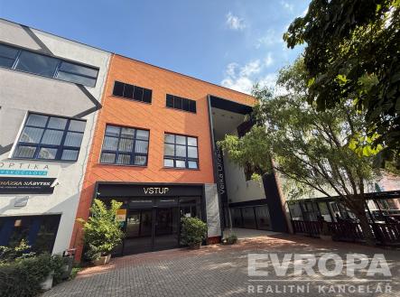 . | Pronájem - obchodní prostor, 102 m²