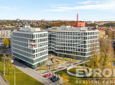 . | Pronájem - kanceláře, 648 m²