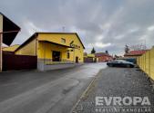 Pronájem - skladovací prostor, 976 m²