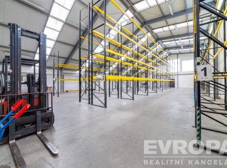 . | Pronájem - skladovací prostor, 1 500 m²