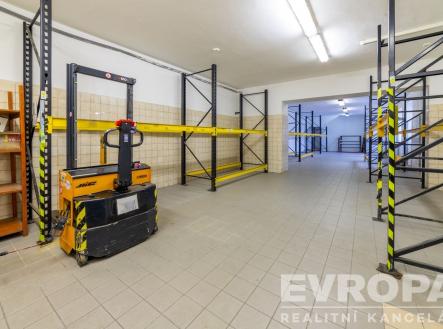 . | Pronájem - skladovací prostor, 1 500 m²