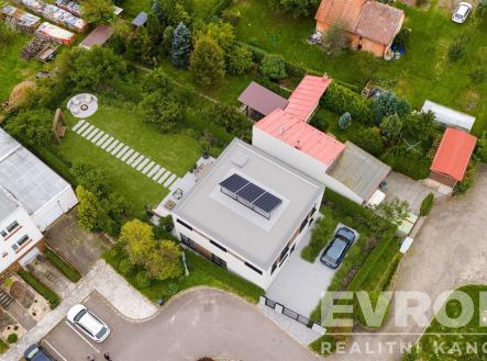 . | Prodej - dům/vila, 147 m²