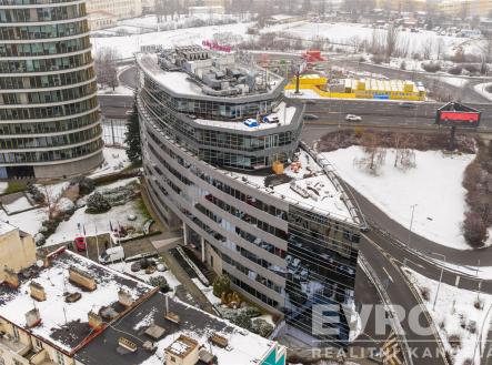 . | Pronájem - kanceláře, 883 m²