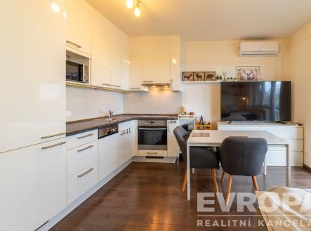 . | Pronájem bytu, 1+kk, 38 m²