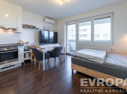 . | Pronájem bytu, 1+kk, 38 m²