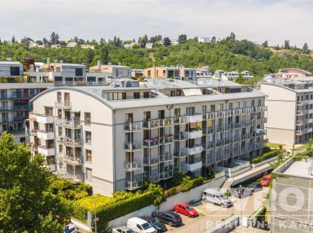 . | Pronájem bytu, 3+kk, 86 m²