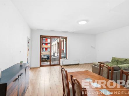 . | Pronájem bytu, 3+kk, 86 m²