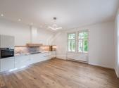 Pronájem bytu, 4+kk, 94 m²
