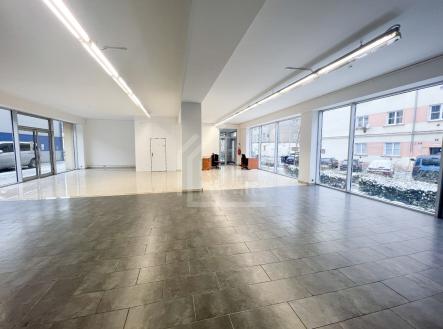 pronajem-obchodni-prostory-200m2-pripotocni-praha-10-vrsovice-img-3332-31073b | Pronájem - obchodní prostor, 185 m²