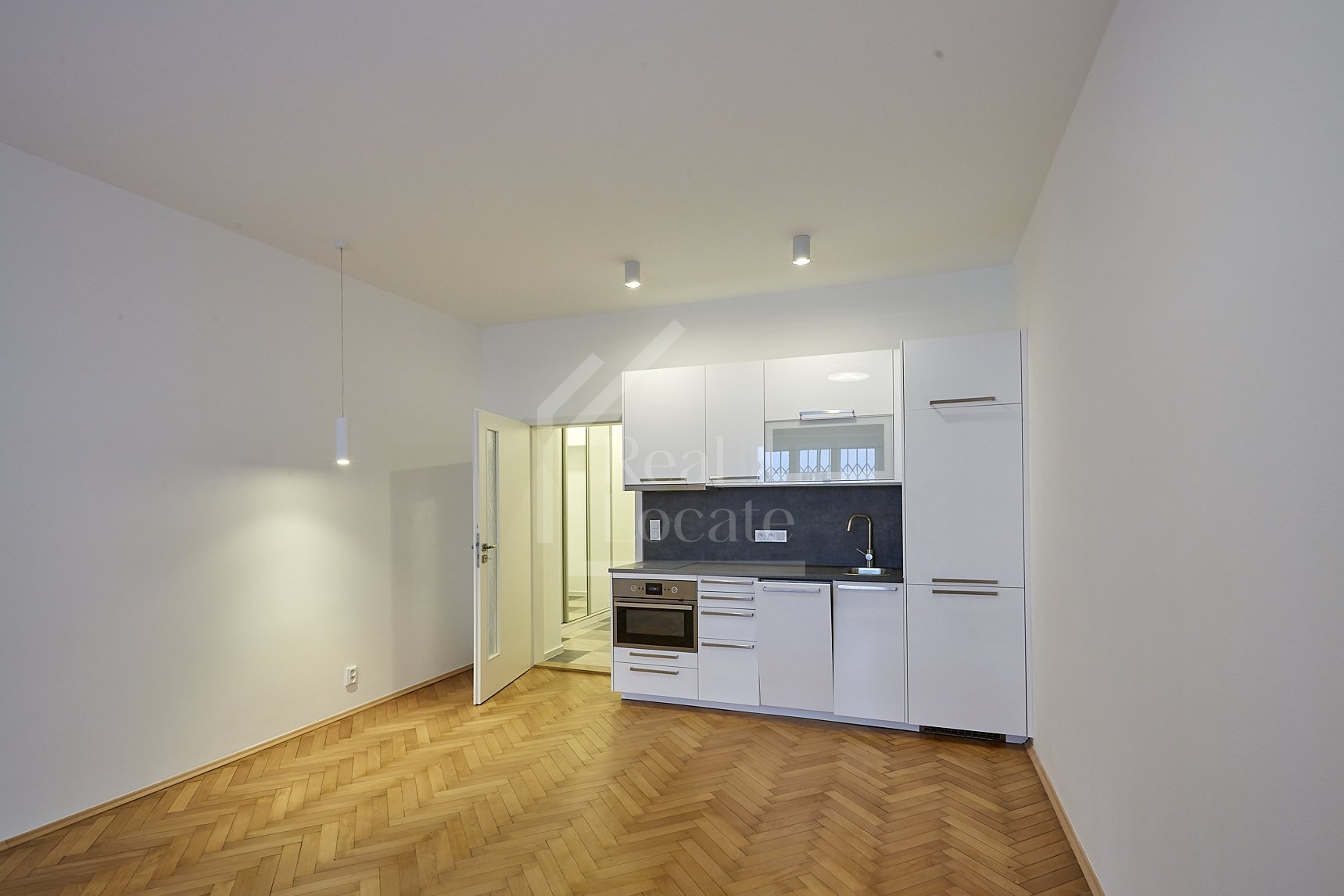 Pronájem byt, 1+kk 35 m², Schnirchova, Praha - Holešovice