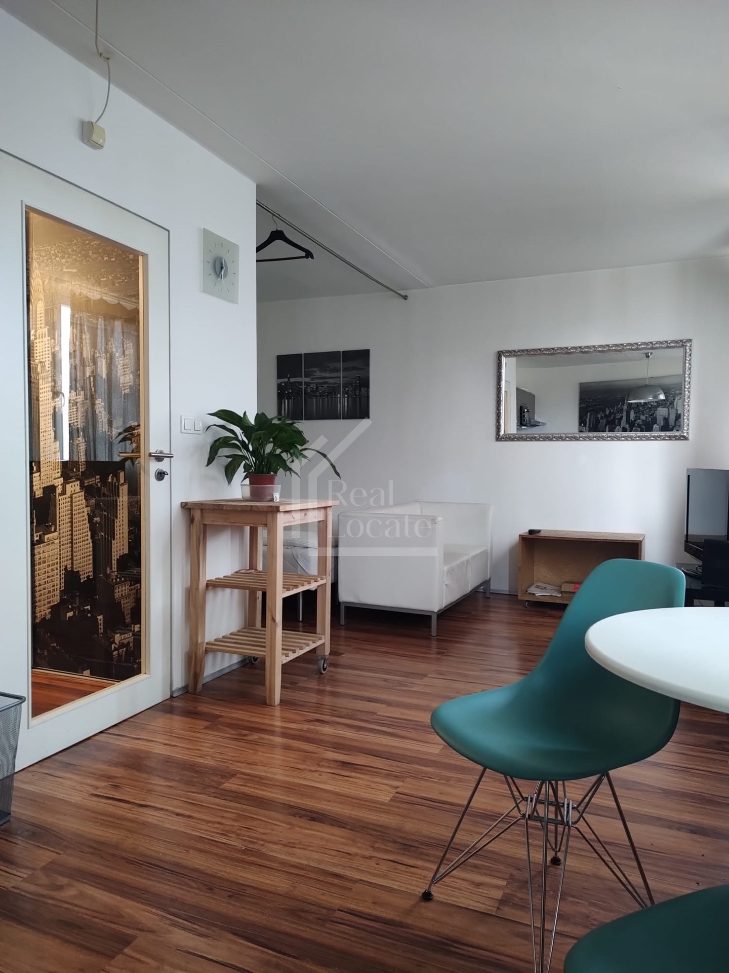 Prodej, byt, 1+kk, 36 m2, Praha 8