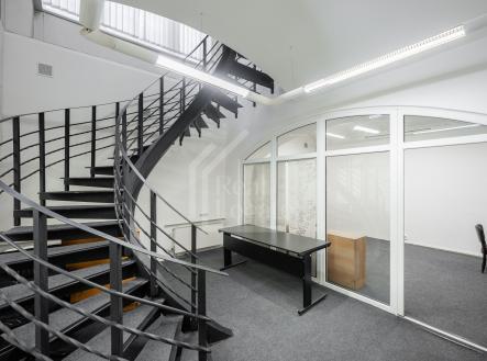 DMA00078-HDR (1) | Pronájem - kanceláře, 221 m²