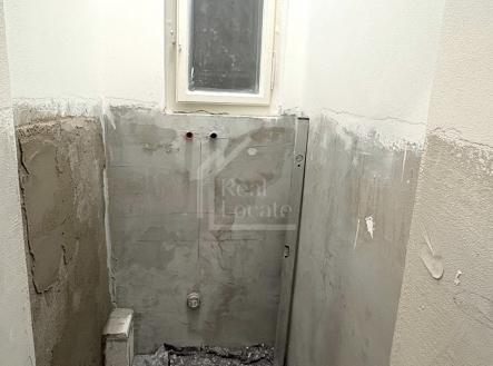 Pronájem - obchodní prostor, 82 m²