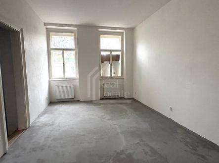 Pronájem - obchodní prostor, 82 m²
