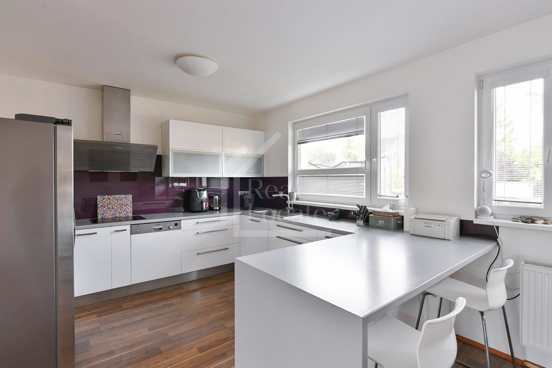 Pronájem vily 5+kk, 187 m², s bazénem, pozemek 792 m², Zdiby, Praha - východ