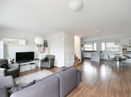 Pronájem - dům/vila, 187 m²