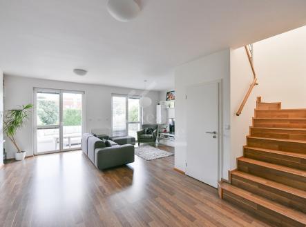 Pronájem - dům/vila, 187 m²
