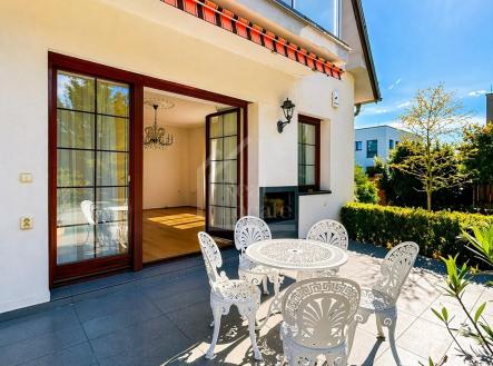 Terasa | Pronájem - dům/vila, 350 m²