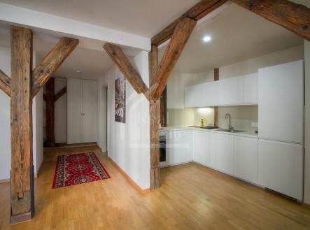 Pronájem bytu, 1+kk, 76 m²