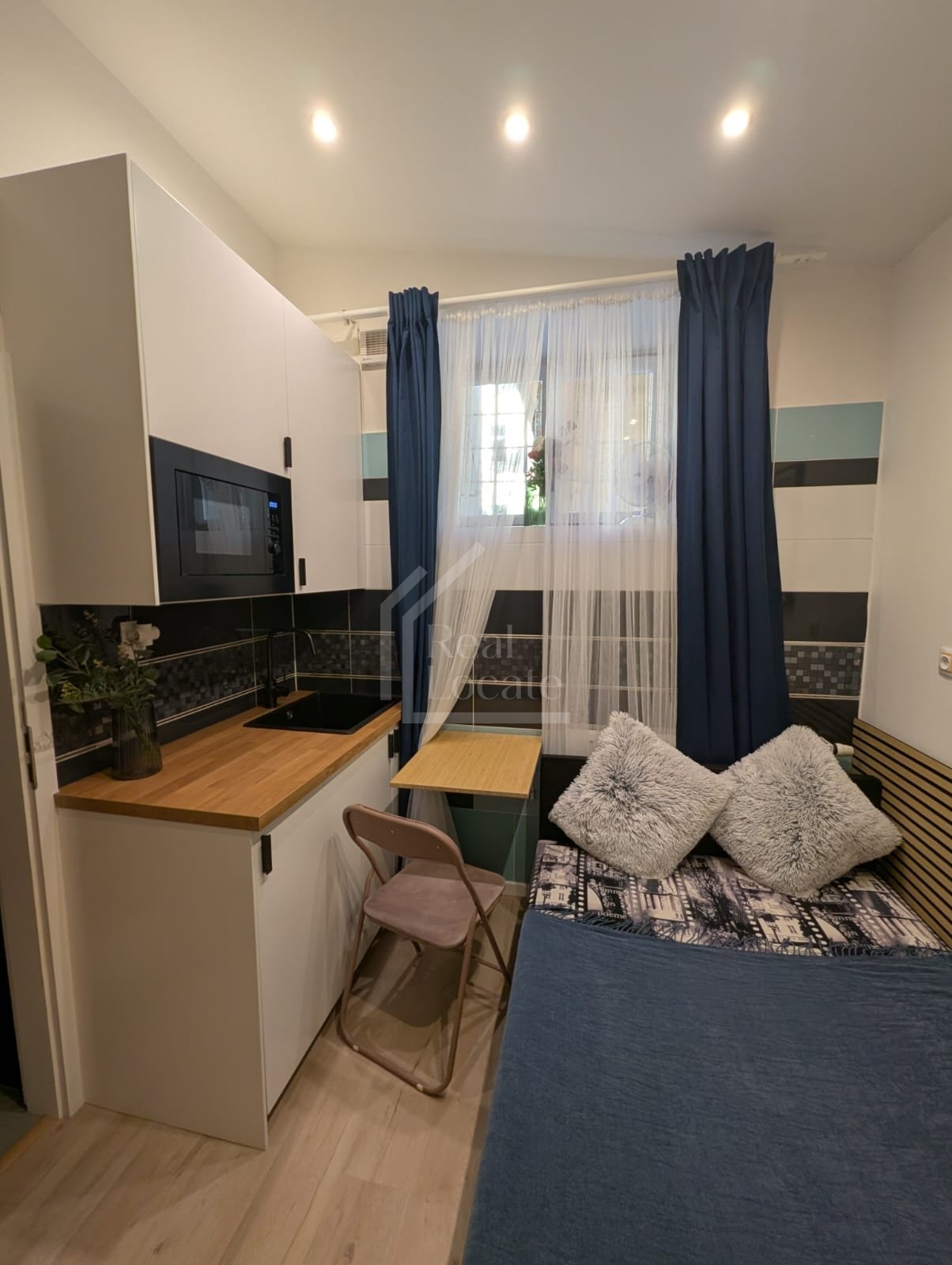 Pronájem byt 1+kk, 8,5 m² - Praha - Smíchov