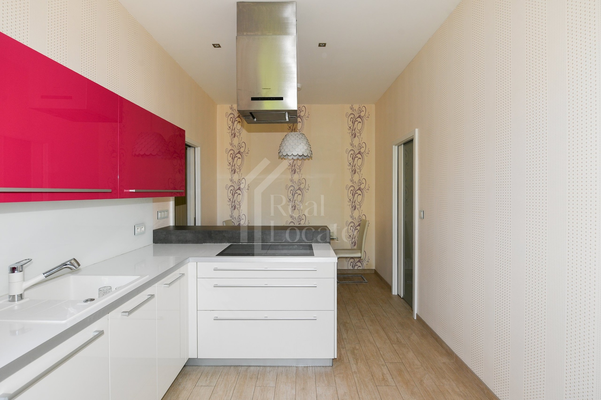 Luxusní designový byt, 3+1 (95 m²) po kompletní rekonstrukci, Charlese de Gaulla, Praha 6 - Bubeneč