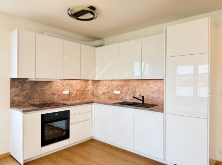 Pronájem bytu, 3+kk, 79 m²