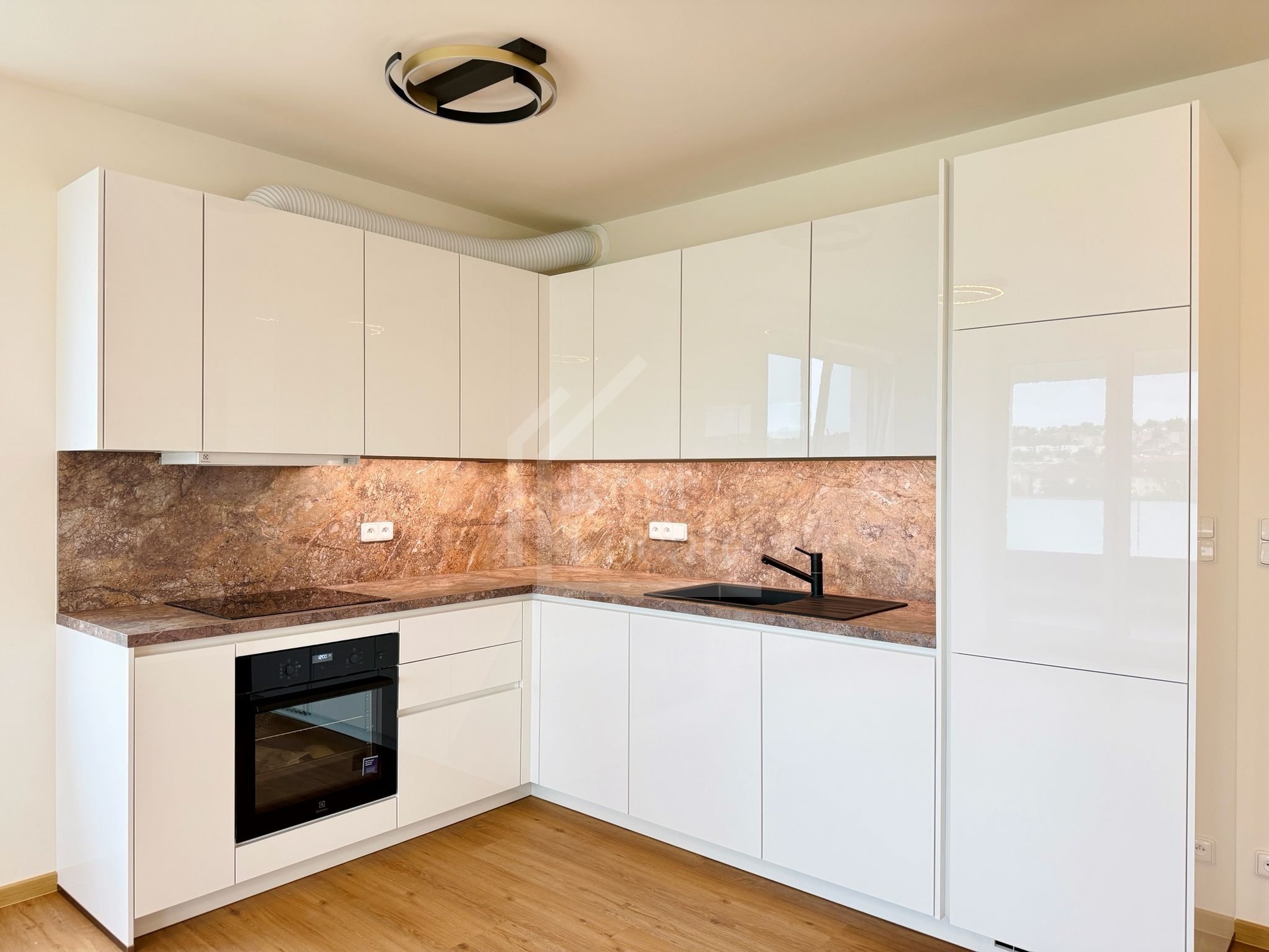 Pronájem byt, krásný, moderní 2+kk 45 m², balkon 4,5m2, Pod Harfou, Praha 9