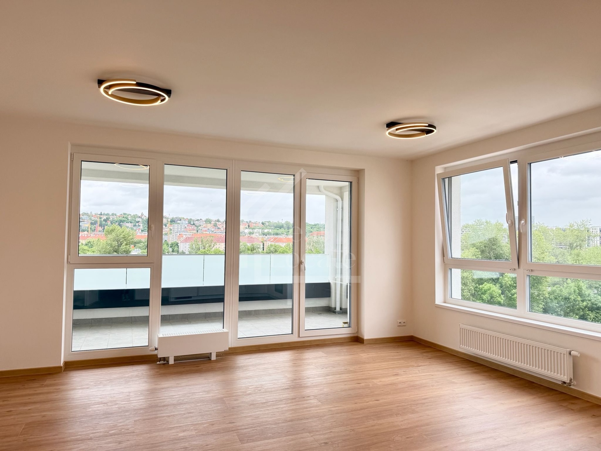 Pronájem byt, krásný, moderní 2+kk 45 m², balkon 4,5m2, Pod Harfou, Praha 9