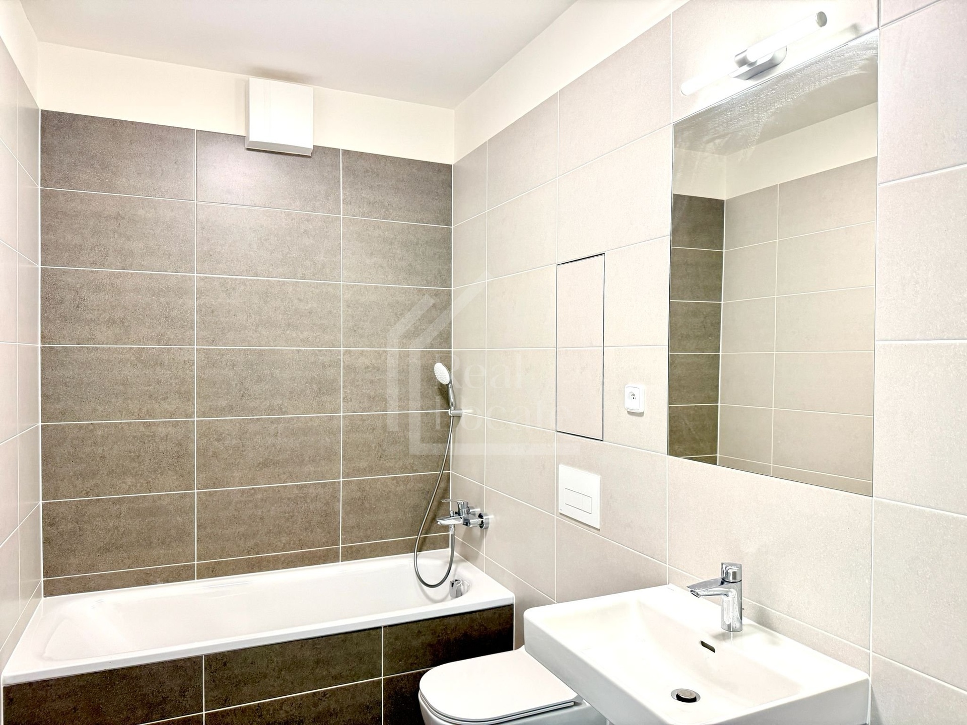 Pronájem byt, krásný, moderní 2+kk 45 m², balkon 4,5m2, Pod Harfou, Praha 9
