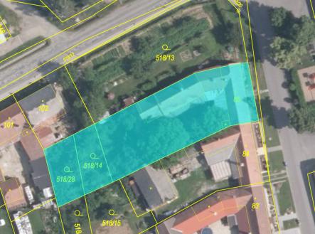 Pěkný obdélníkový tvar pozemku, dům ve tvaru L s uzavřeným dvorem | Prodej - dům/vila, 112 m²