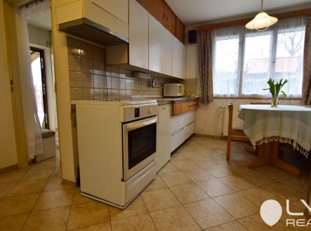 1.NP prostorná kuchyň | Prodej - dům/vila, 158 m²
