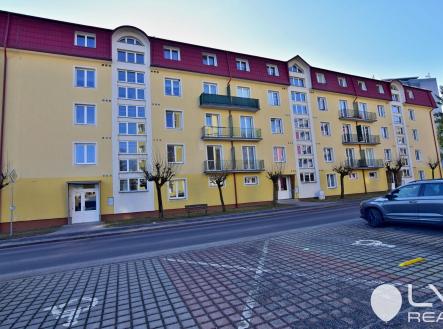 Bytový dům na Tyršově ul., ve které je byt na prodej | Prodej bytu, 2+1, 56 m²