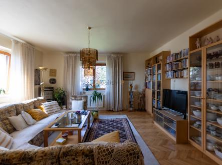 r6m19039.jpg | Prodej - dům/vila, 294 m²