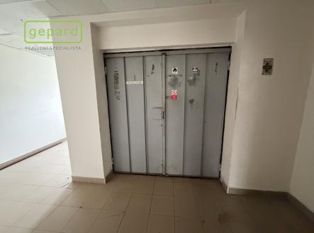 img-2924.jpeg | Pronájem - obchodní prostor, 305 m²