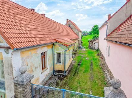 foto-droin-predni-strana-domu-3.jpg | Prodej - dům/vila, 153 m²