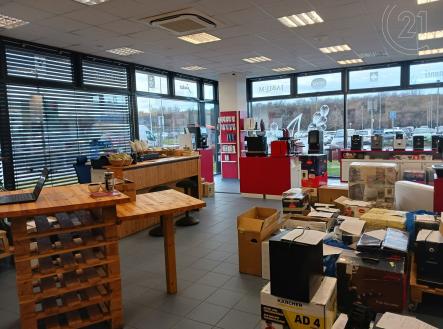 . | Pronájem - obchodní prostor, 132 m²