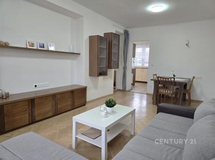 . | Pronájem bytu, 3+kk, 70 m²