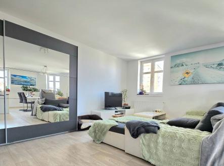 . | Pronájem bytu, 4+kk, 128 m²