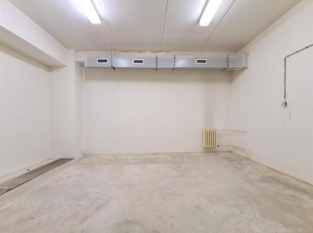 Pronájem - skladovací prostor, 150 m²