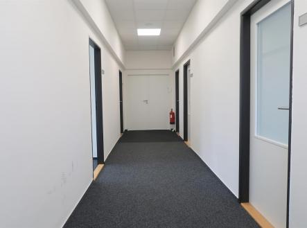 Chodba | Pronájem - kanceláře, 150 m²