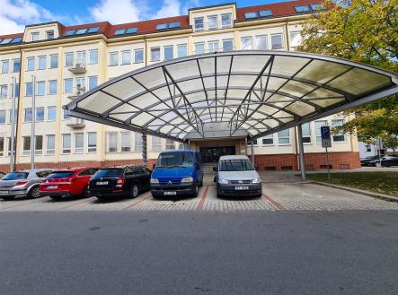   | Pronájem - obchodní prostor, 117 m²