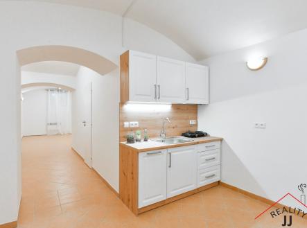 prodej-atelieru-2-kk-44m2-oldrichova-praha-2-nusle-peg-7308-ca2421 (1) | Prodej - kanceláře, 44 m²