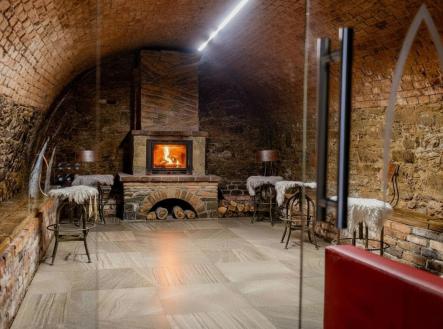 Prodej - komerční objekt, obchodní centrum, 1 740 m²