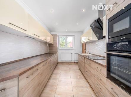 Prodej - dům/vila, 300 m²