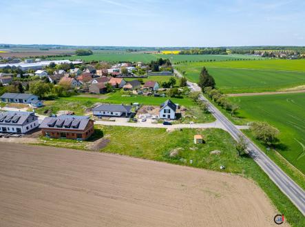 Prodej pozemku 950 m² - Pardubice, Dubany | Prodej - pozemek pro bydlení, 950 m²