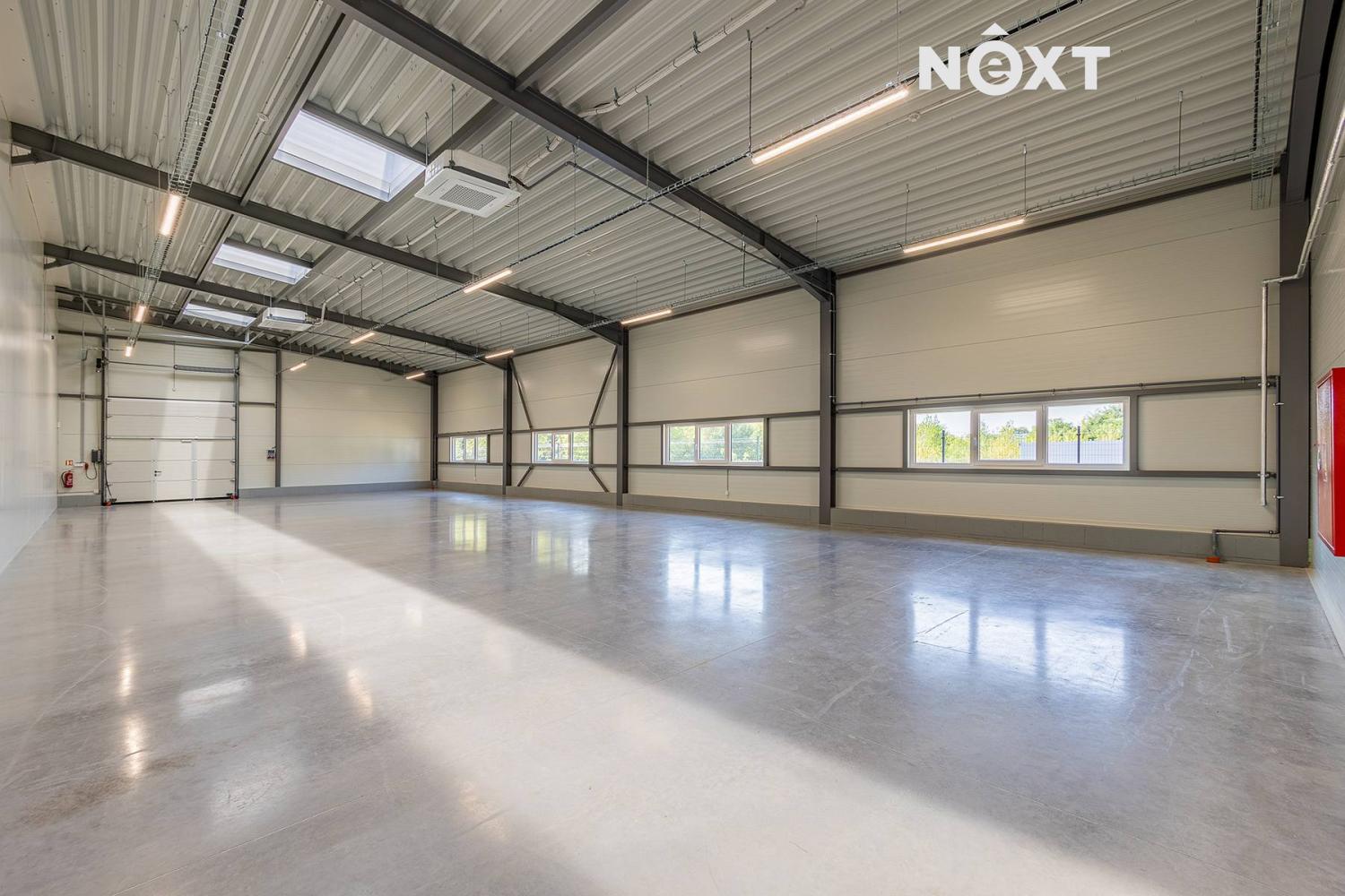 Pronájem komerční Sklady, 386㎡