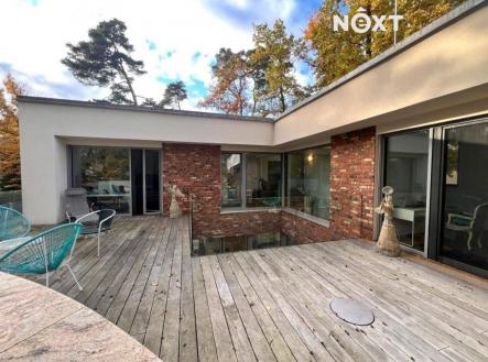 Pronájem - dům/vila, 300 m²