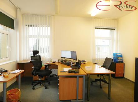 Prodej - kanceláře, 410 m²